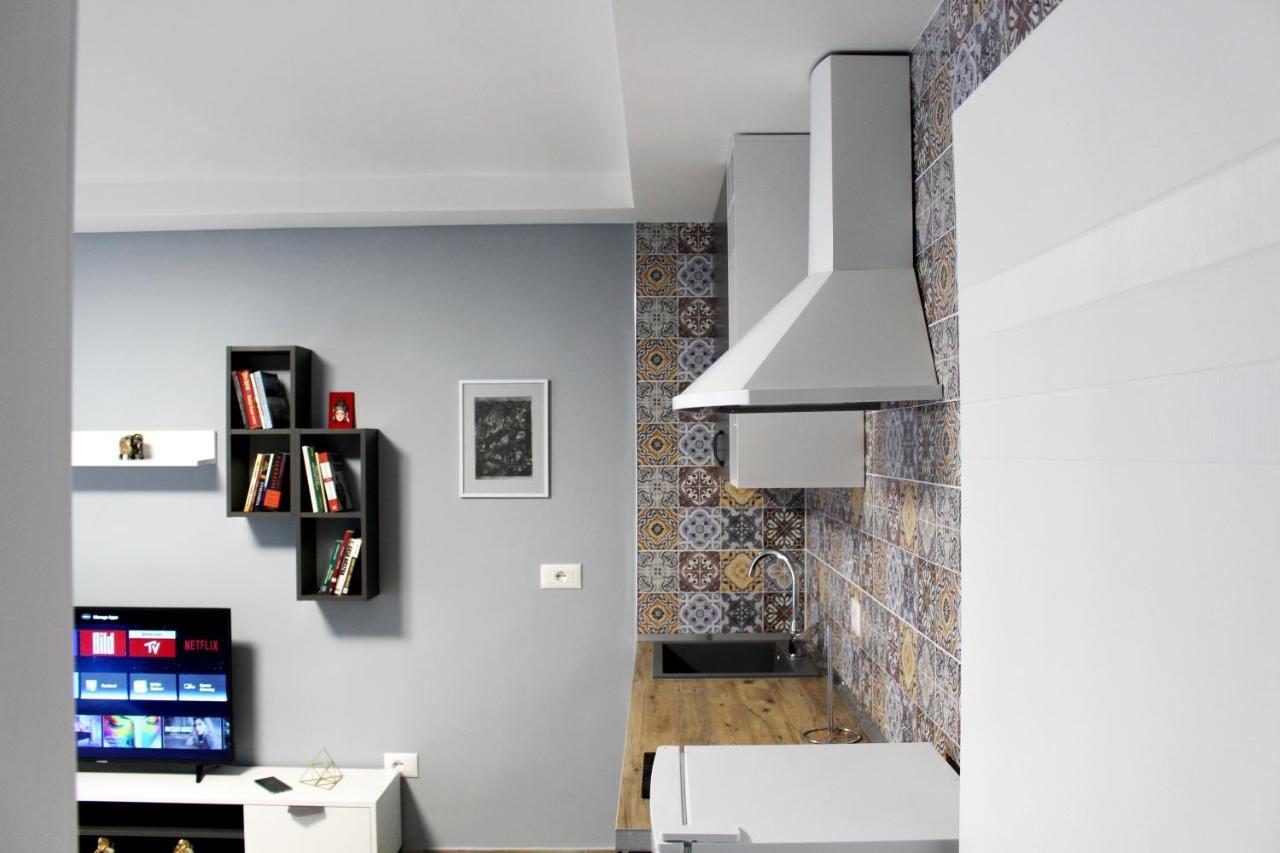 2V1 - Blloku Bkt Apartment Tiranë Ngoại thất bức ảnh