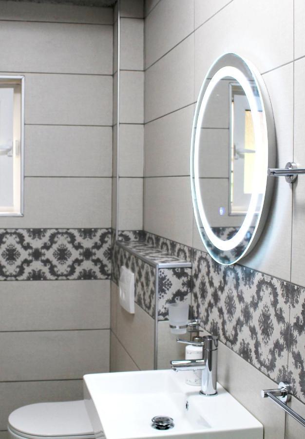 2V1 - Blloku Bkt Apartment Tiranë Ngoại thất bức ảnh