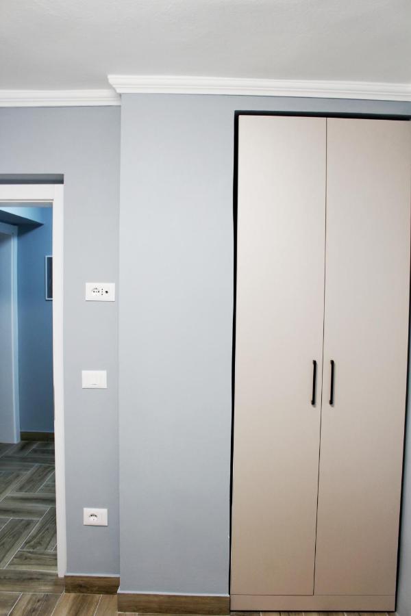 2V1 - Blloku Bkt Apartment Tiranë Ngoại thất bức ảnh